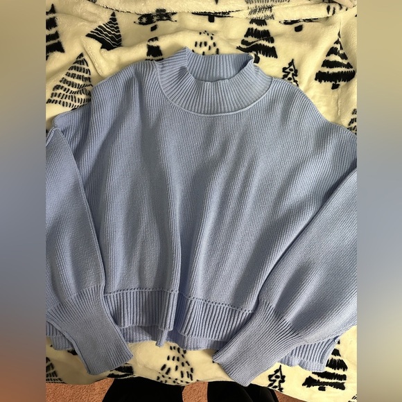 Zenana Outfitters Tops - Zenana sweater size L/XL